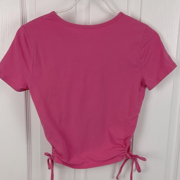 Pre-Owned Hollister Junior Pink Baby Tee Crop Top with Side Draw Strings, Size S - Picture 2 of 5